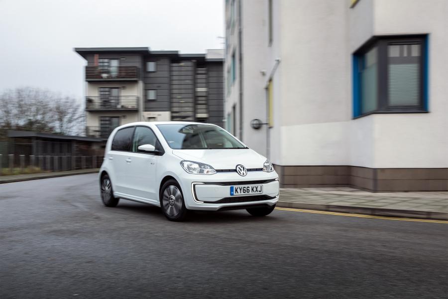  Volkswagen e-up! 2016 года  (UK) (фото 15 из 22)